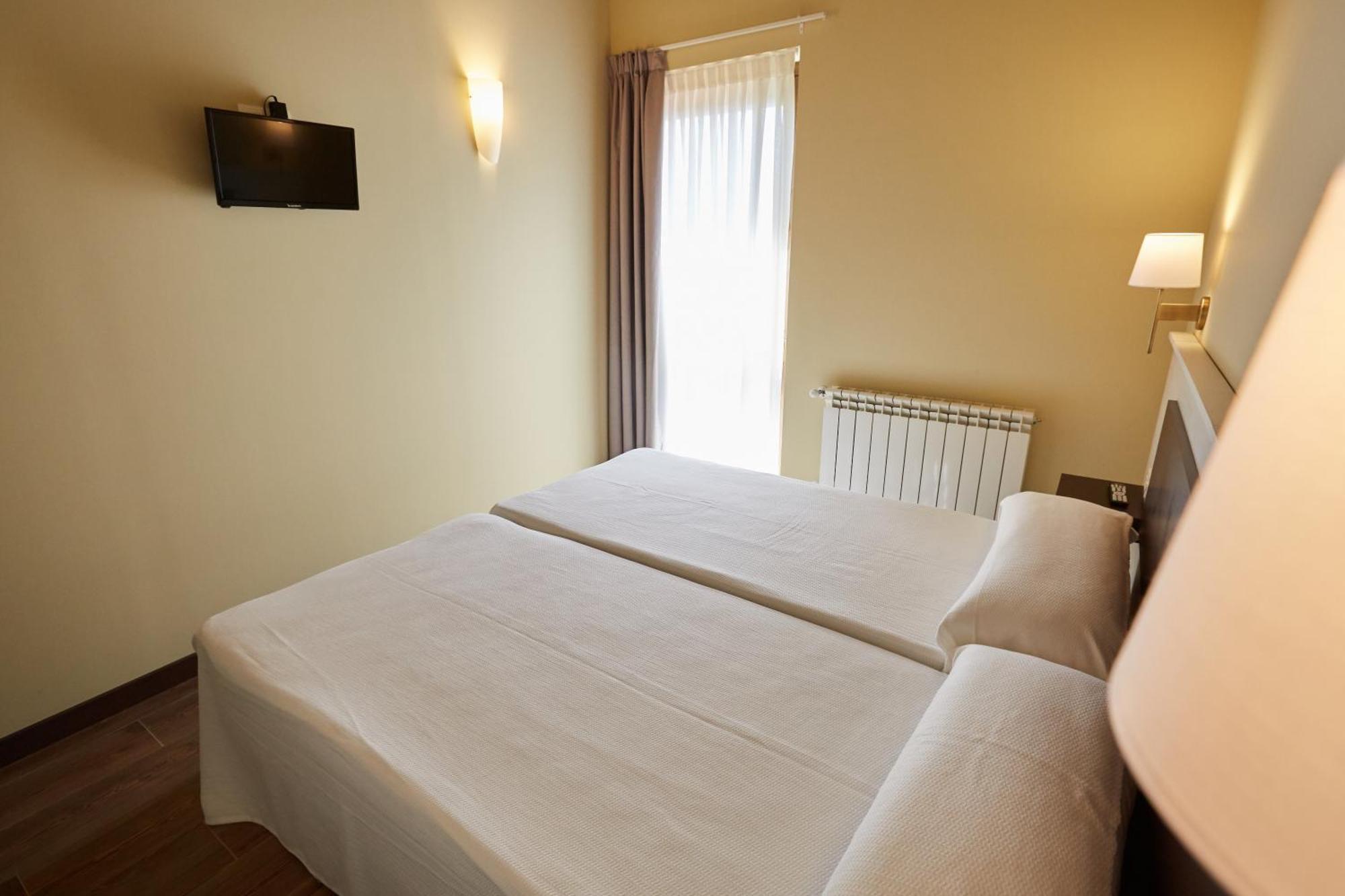 Apartamentos Rurales Casa La Piedra Collía エクステリア 写真