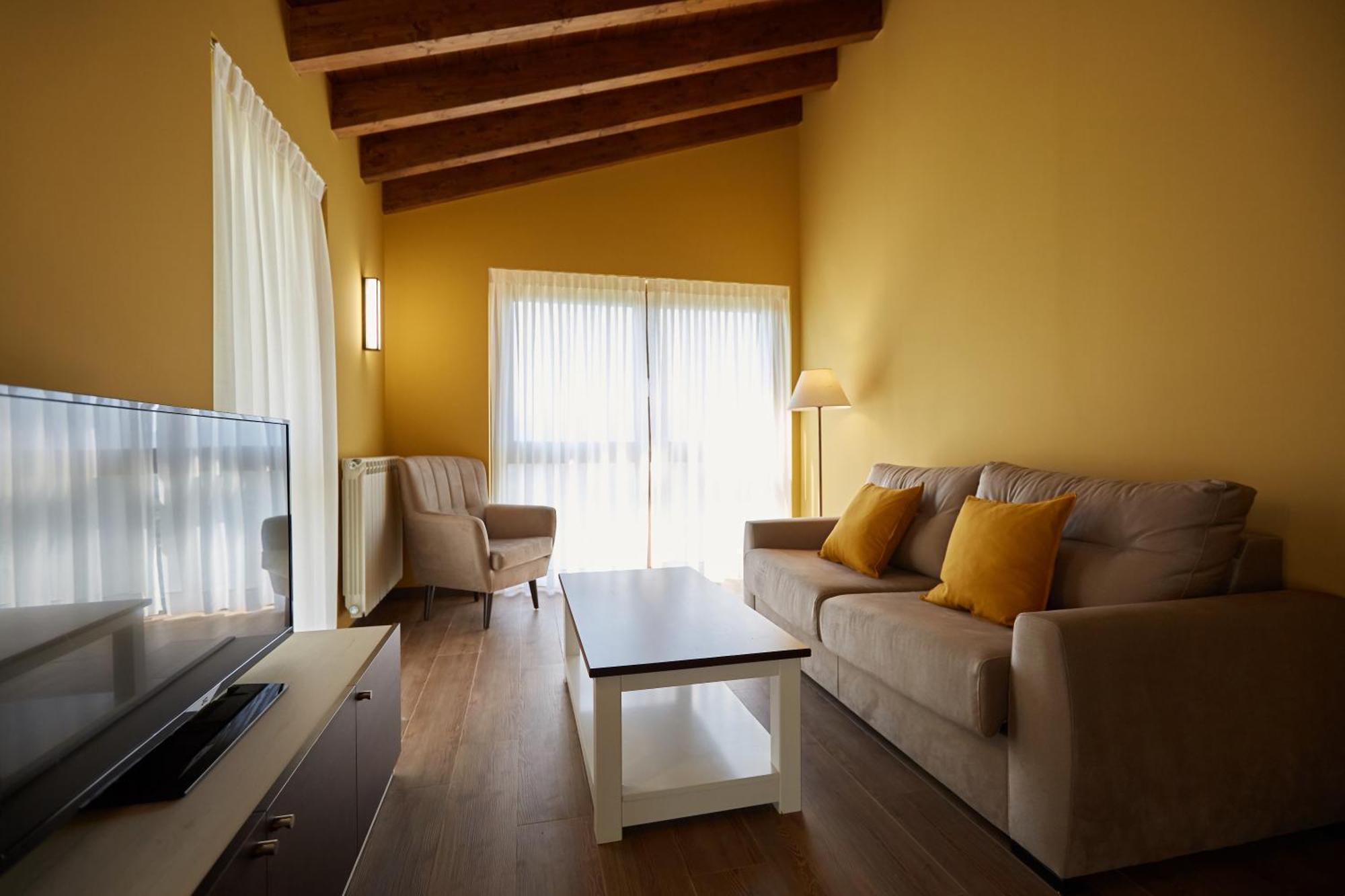Apartamentos Rurales Casa La Piedra Collía エクステリア 写真