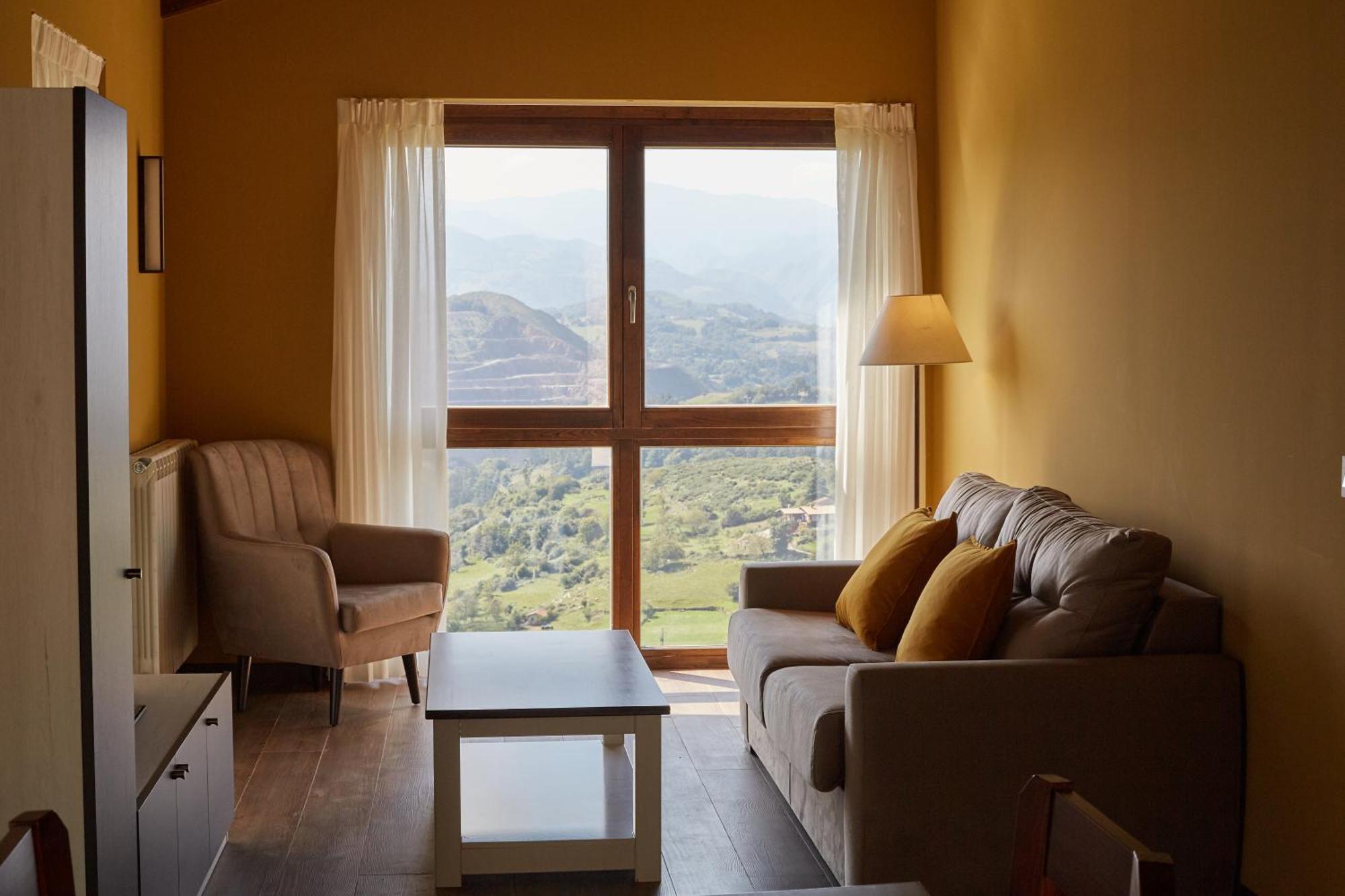 Apartamentos Rurales Casa La Piedra Collía エクステリア 写真
