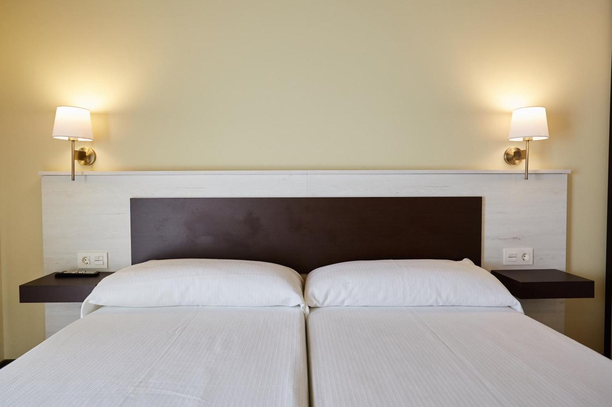 Apartamentos Rurales Casa La Piedra Collía エクステリア 写真